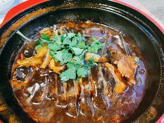 私房汁煎焗碟鱼头-山楂树融合菜餐厅