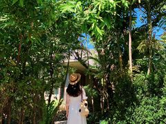 -Chom Cafe and Restaurant