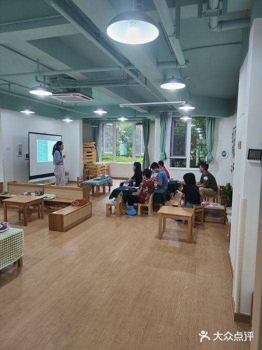 希溪谷半山街道蒙氏托育(万科公园里校区)图片