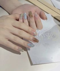 -爱美睫美甲会馆