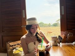 -Chom Cafe and Restaurant