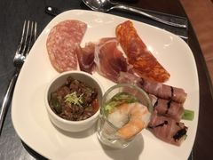 -恰餐厅及酒吧 CHAR Bar & Grill (北京丽都皇冠假日店)