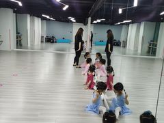 -雅米拉艺术中心(少儿舞蹈培训)