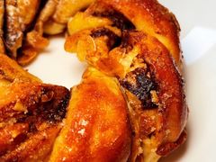 榛子扁桃仁布里欧面包圈-PAPER STONE BAKERY(天环店)