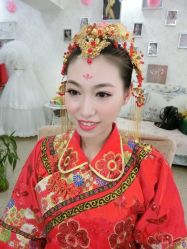 -红馆妆造(中央大街店)