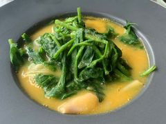 豌豆黄浸豌豆尖-半山腰·云南菜(侨福芳草地店)