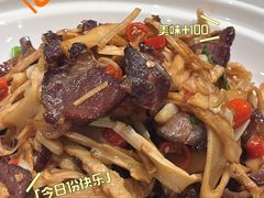 -湖南人家湘菜馆(镇江路店)