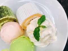 -莓园冰淇淋店