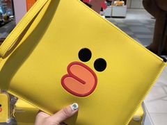 -LINE FRIENDS Garosu-gil Flagship Store