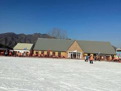 -十三陵雪世界滑雪场