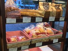 -红宝石·鲜奶小方·海派西点房(金杨店)