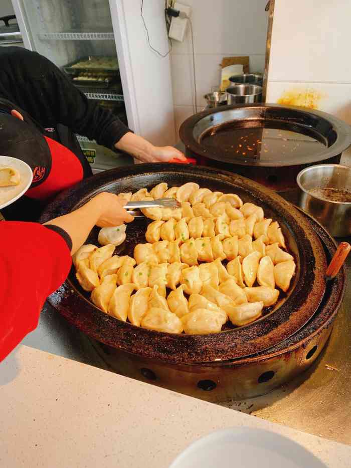 胡记胡小柒锅贴游子老鸭粉丝汤(虎林路店)