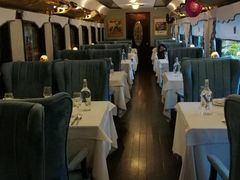 靠窗位-火车头法国西餐厅