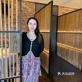 炉温240℃烤制一小时，外皮酥脆，内里肉质鲜嫩多汁
