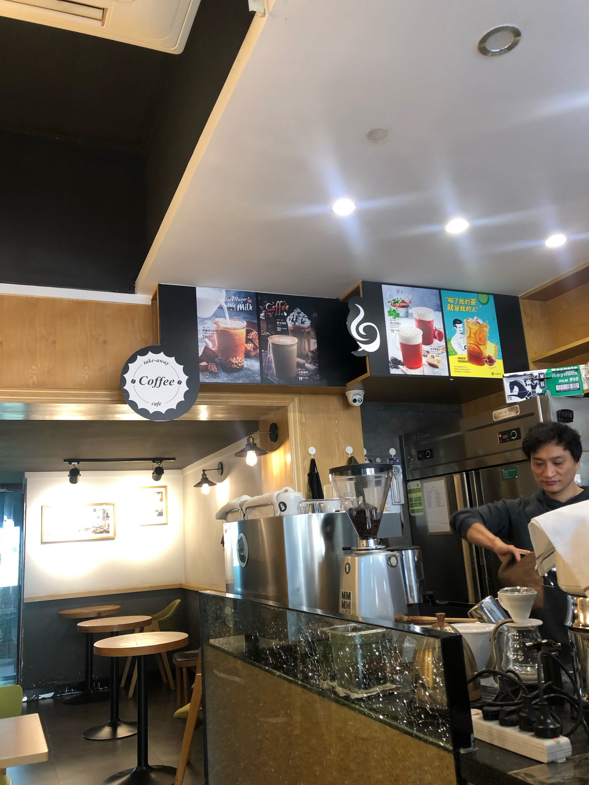 老塞行动咖啡,圣湖路分店,一杯杯咖啡,一