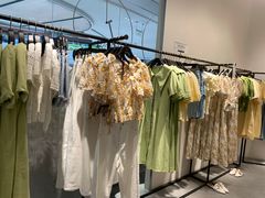 -URBAN REVIVO(七宝领展广场店)