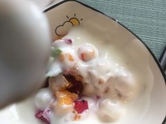 玛格丽特水果酸奶-蜜桃花开·中西融合菜E&W(南长街店)