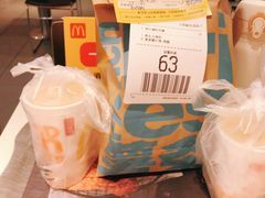 -麦当劳(汉口火车站候车室店)