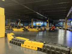 -极限PLAY运动娱乐新世界·团建派对潮玩休闲馆·室内蹦极高空游乐园