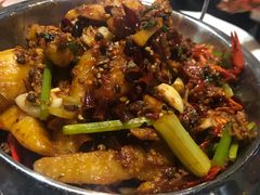 -凤凰路何眼镜香辣蟹(花果园店)