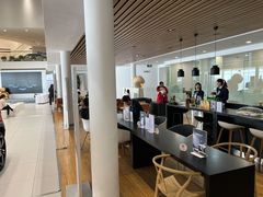 -杭州中沃沃尔沃4S店(滨江区店)
