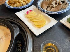 -大匠工房古船木艺术餐厅·猪肚鸡专门店(长白仙岛店)