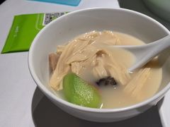 浓汤煮鲜腐竹-汤城小厨•粤菜•靓汤(苏州街店)
