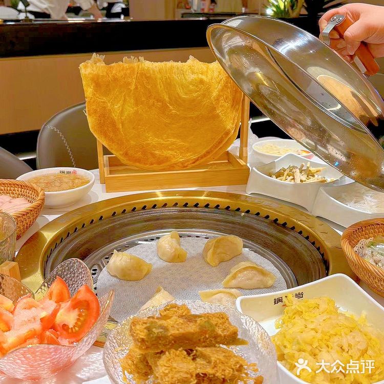 终于吃到好吃的铁锅炖了。。