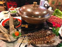-鲜入围煮花胶鸡海鲜火锅