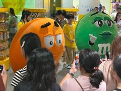 -m豆巧克力世界(上海世茂广场店)