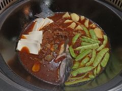 -哈尔滨烧烤·山河村铁锅炖(交大店)
