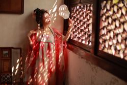 -一揽芳华汉服旗袍体验馆(拙政园店)
