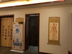 -灸春堂·艾灸·痛症·整脊连锁(之江银泰店)