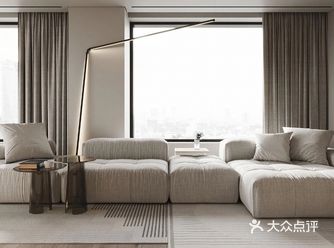 空间中搭配精致的家具、利落的线条，开阔的空间为整个设