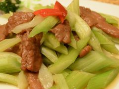木耳西芹炒牛柳-文记壹心鸡(宝华路店)