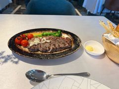 -华凌牛庄西餐厅(乌鲁木齐华凌美爵大饭店)
