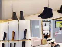 -奕欧来上海购物村停车场