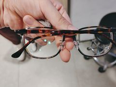 -LOOK眼镜·蔡司依视路配镜(宝山万达店)
