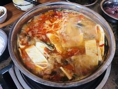 -黄利砖万峰林布依特色酸笋牛肉馆