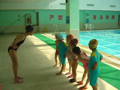 -虹桥河滨花园会所游泳馆