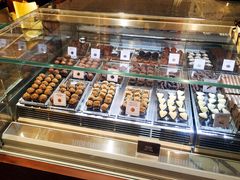 -VENCHI 闻绮(北京国贸商城店)