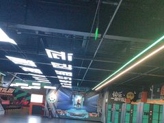 -极限PLAY运动娱乐新世界·团建派对潮玩休闲馆·室内蹦极高空游乐园