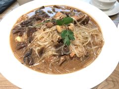 小鸡炖蘑菇-上关雪東北菜(中房金谊店)