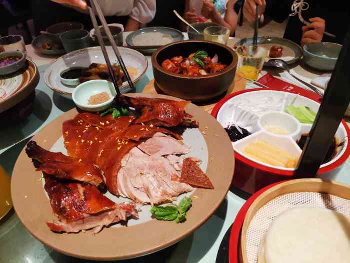 青年公社(天山路店)-"「桂花香烤鸭」点了半只～饼给的量正好～ .