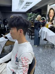 -藤野造型专业烫染接发