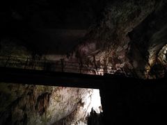 -波斯托伊纳溶洞