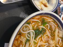 -云阿蛮云南生烫牛肉米线(奉贤路店)