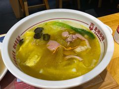 骨汤三鲜米粉-呷佬·长沙手工米粉(金沙江路店)