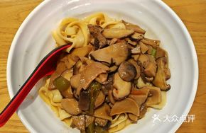 Mushroom Knife-Sliced Noodles Salad