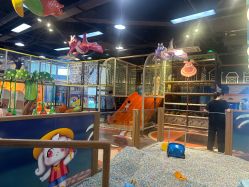 -卡通尼乐园(宝山龙湖天街店)